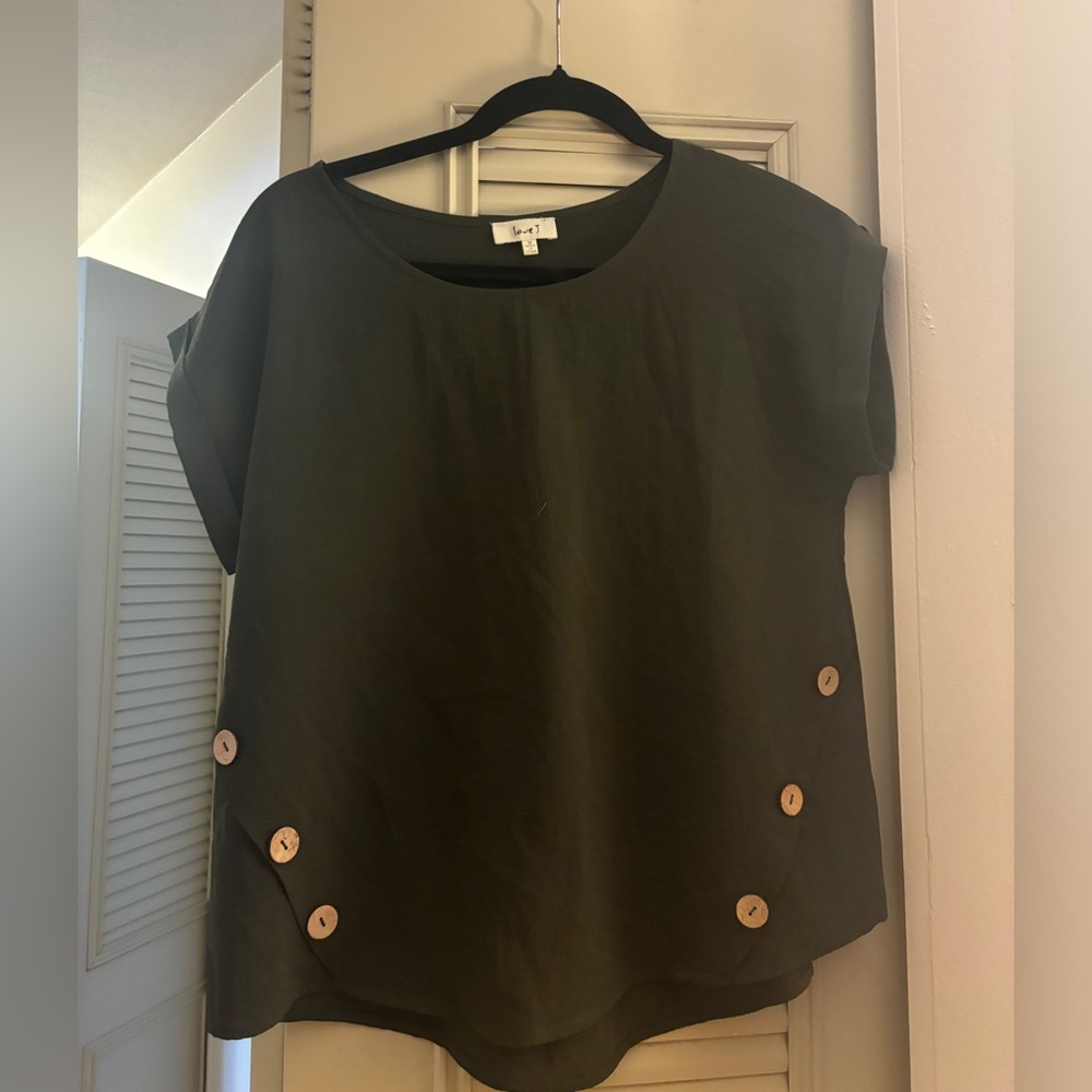 forest green tee